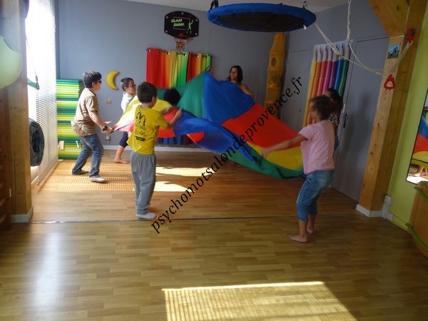 Jeu-de-groupe_jeu-ballon-parachute